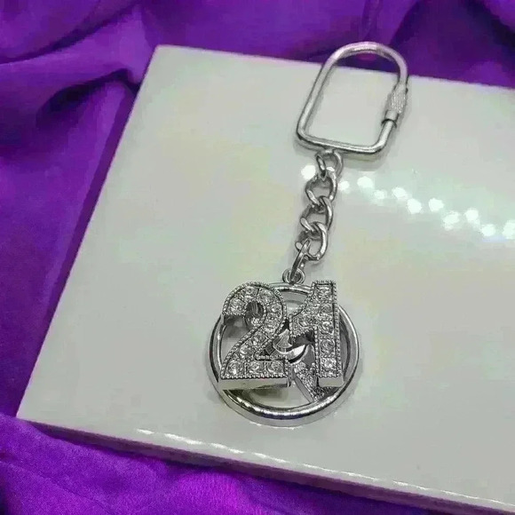 Vintage number 21 good luck spinner Keychain - Picture 4 of 5